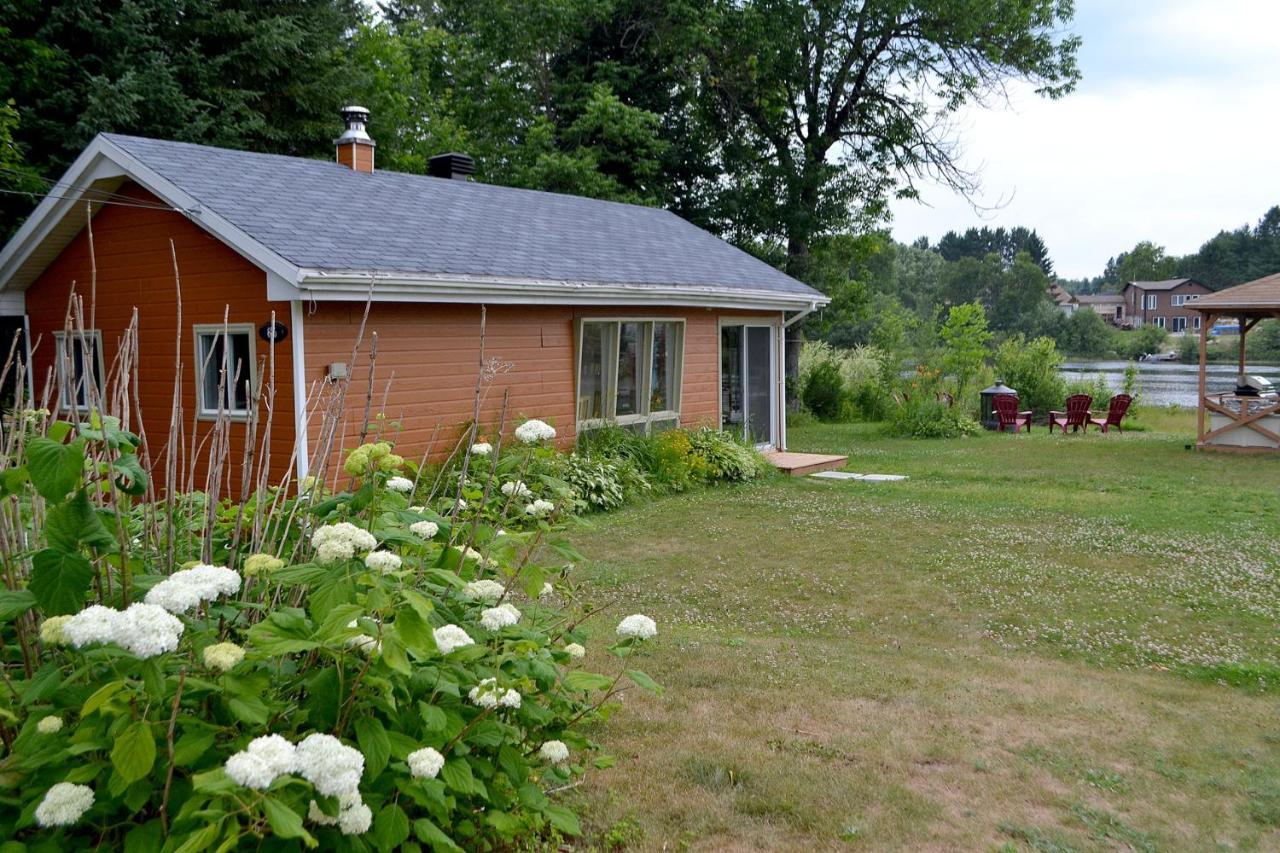 Les 4 Chalets - Le 605 Lac-Saint-Paul Luaran gambar