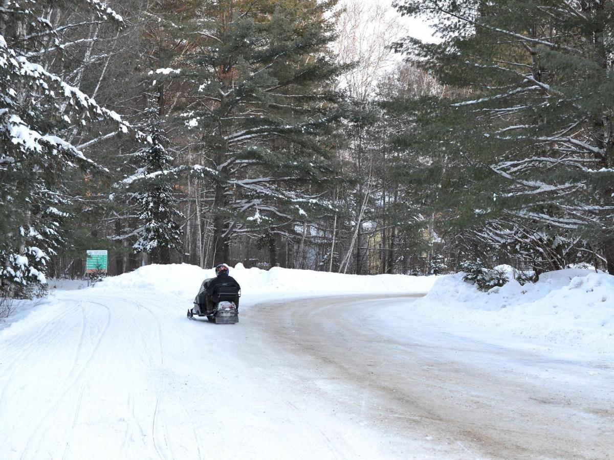 Les 4 Chalets - Le 605 Lac-Saint-Paul Luaran gambar