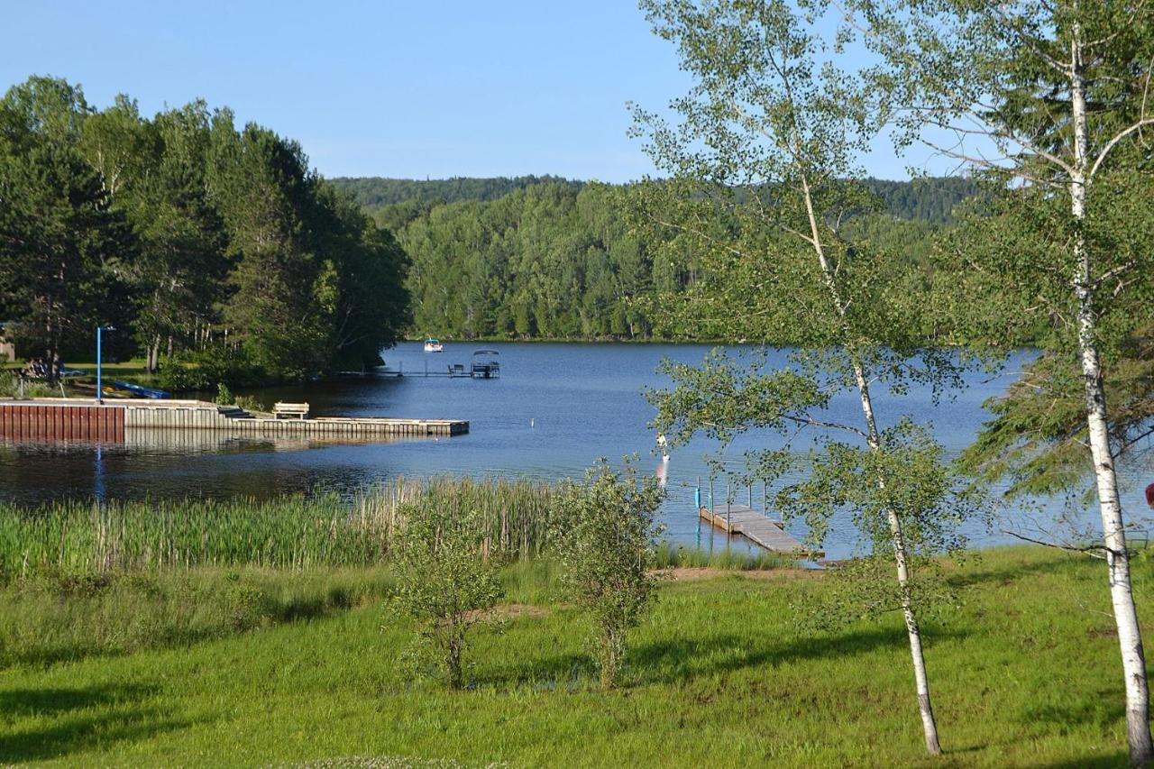 Les 4 Chalets - Le 605 Lac-Saint-Paul Luaran gambar
